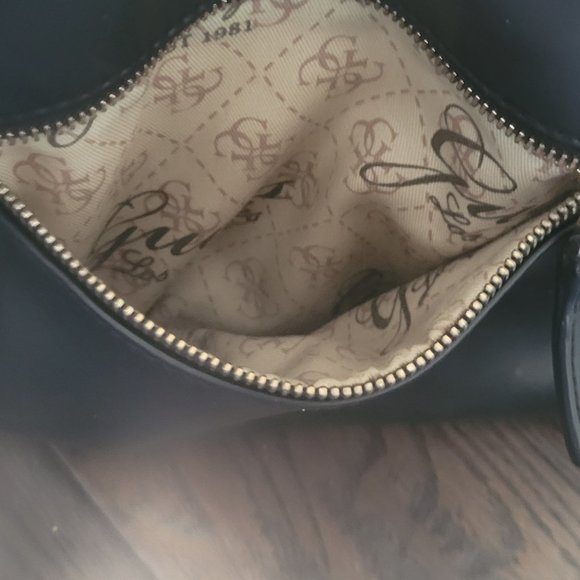 Guess handbag - Picture 7 of 7